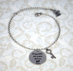 Load image into Gallery viewer, Bracciale “Alice e il Cappellaio Matto”