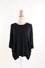 Carica l'immagine nel visualizzatore di Gallery, Maglia oversize con scollo a girocollo