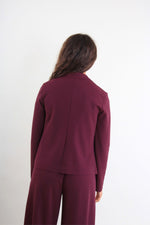 Carica l'immagine nel visualizzatore di Gallery, Giacca con rifiniture a taglio vivo