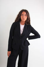 Carica l'immagine nel visualizzatore di Gallery, Giacca con rifiniture a taglio vivo