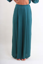 Carica l'immagine nel visualizzatore di Gallery, Pantaloni palazzo in viscosa fluida