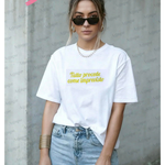 Carica l'immagine nel visualizzatore di Gallery, T-shirt donna "Tutto procede come imprevisto"