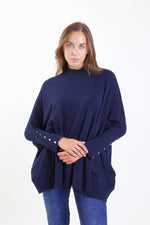 Carica l'immagine nel visualizzatore di Gallery, Maglia con bottoni decorativi