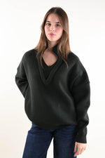 Carica l'immagine nel visualizzatore di Gallery, Maglione collo a V rovescio