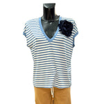 Carica l'immagine nel visualizzatore di Gallery, T-shirt con spilla