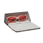 Carica l'immagine nel visualizzatore di Gallery, Custodia occhiali Magic dog