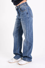 Carica l'immagine nel visualizzatore di Gallery, Jeans bootcut cinque tasche
