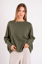 Load image into Gallery viewer, Maglia morbida con taschine