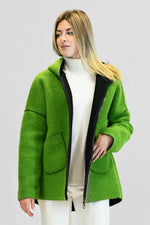 Carica l'immagine nel visualizzatore di Gallery, Cappotto con due tasche sul davanti