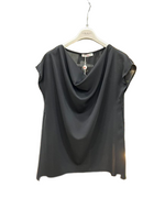 Carica l'immagine nel visualizzatore di Gallery, Blusa LK