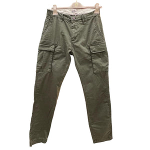 Pantaloni cargo