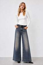 Carica l'immagine nel visualizzatore di Gallery, Jeans culotte con cintura

