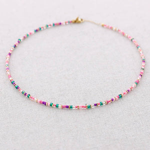 Collana in acciaio con pietra cilindrica colorata