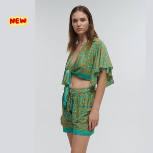 Completo top e shorts