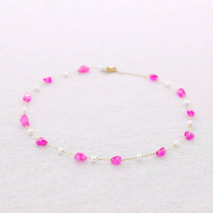 Collana in acciaio con pietre di perle