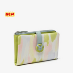 Load image into Gallery viewer, Portafoglio medio in pelle con stampa verde
