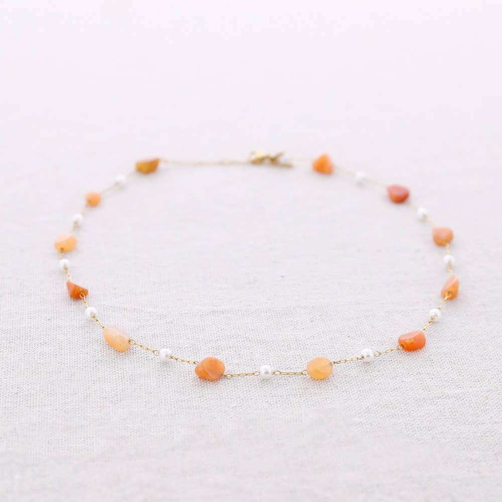 Collana in acciaio con pietre di perle
