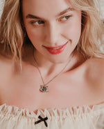 Load image into Gallery viewer, Collana “Gatto di Alice”
