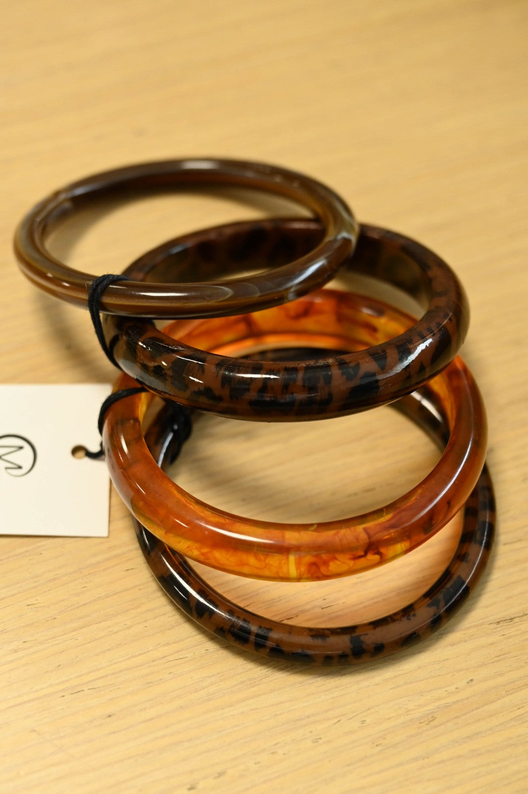 Bracciali a set rigidi