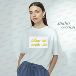 Load image into Gallery viewer, T-shirt donna "Meno dai meglio stai"

