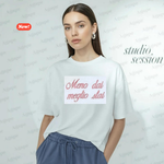 Load image into Gallery viewer, T-shirt donna "Meno dai meglio stai"
