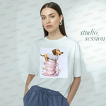 Load image into Gallery viewer, T-shirt donna bassotto su tazzine
