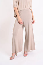 Load image into Gallery viewer, Pantaloni in maglia
