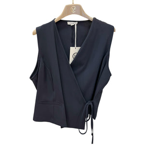 Gilet con chiusura a laccio