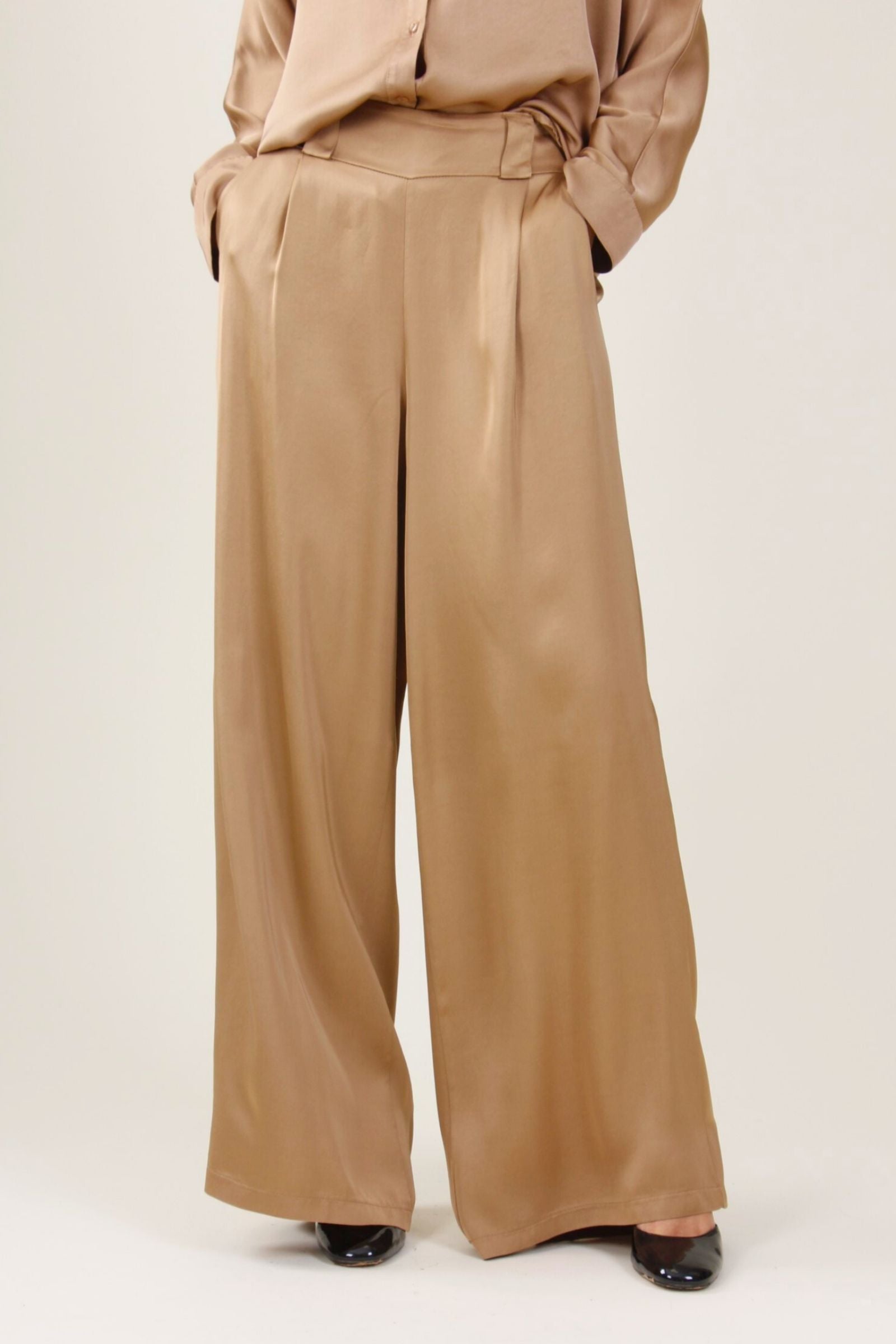 Pantaloni a palazzo satin