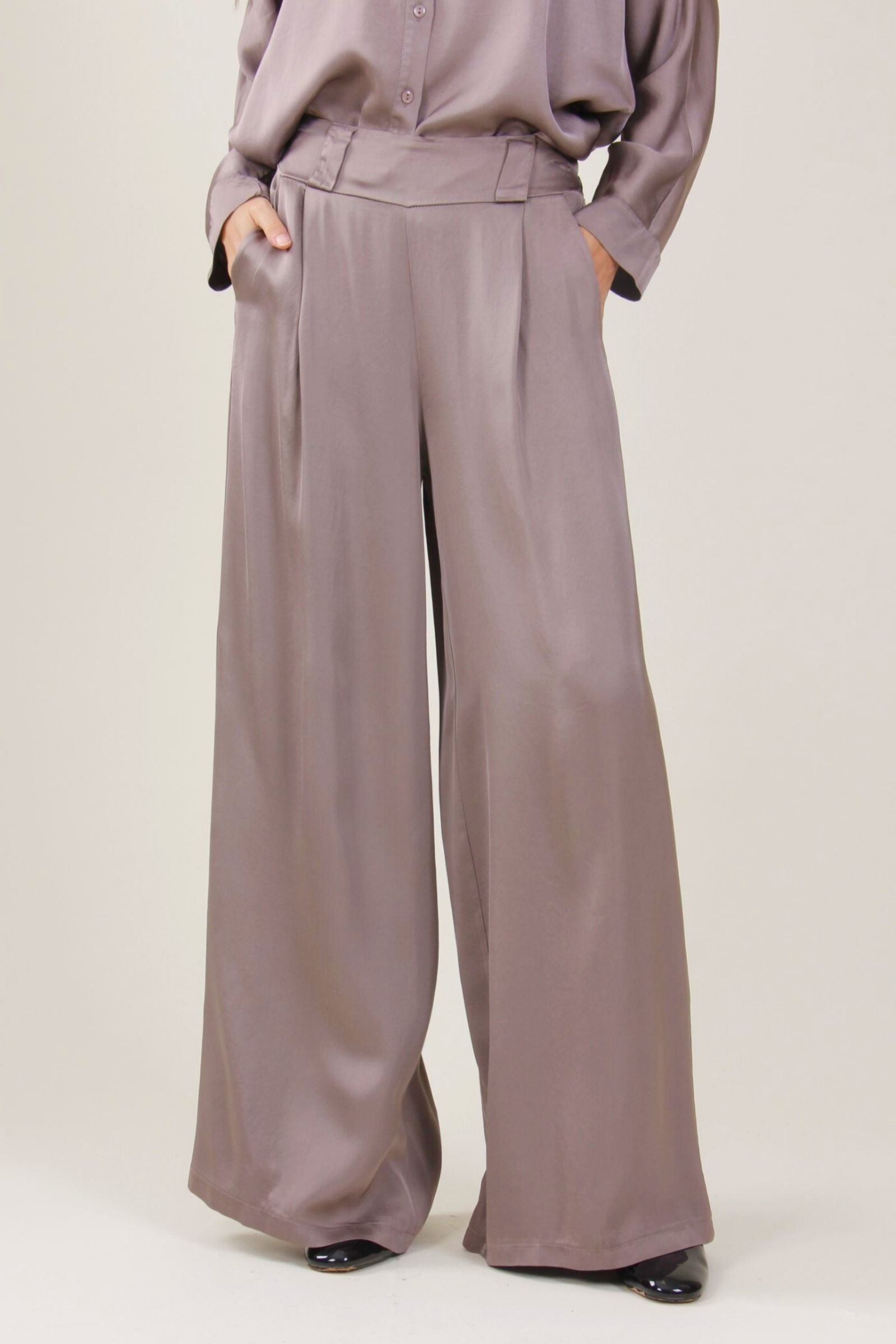 Pantaloni a palazzo satin