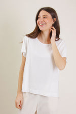 Carica l&#39;immagine nel visualizzatore di Gallery, T-Shirt in  cotone asimmetrica
