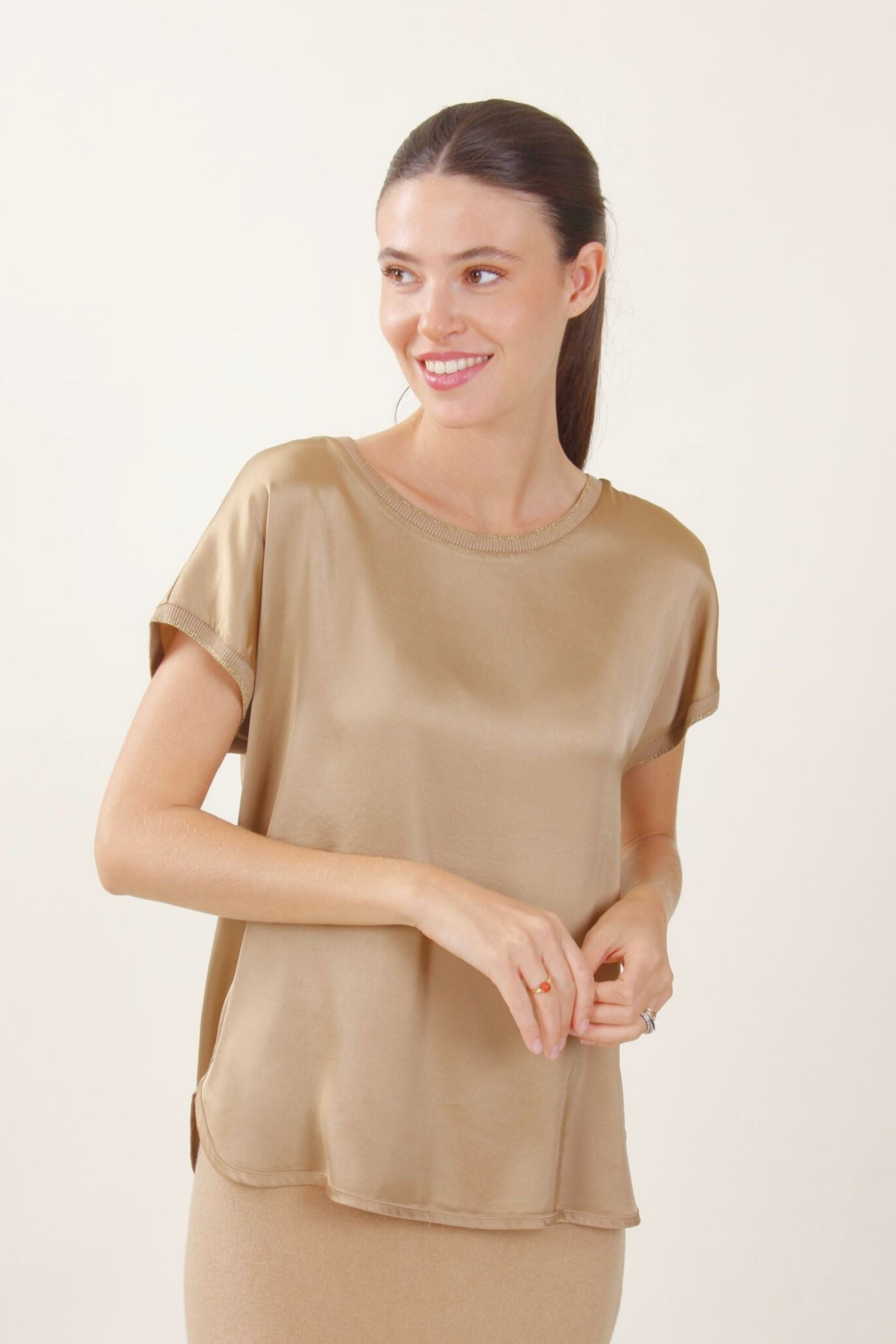 Blusa effetto raso