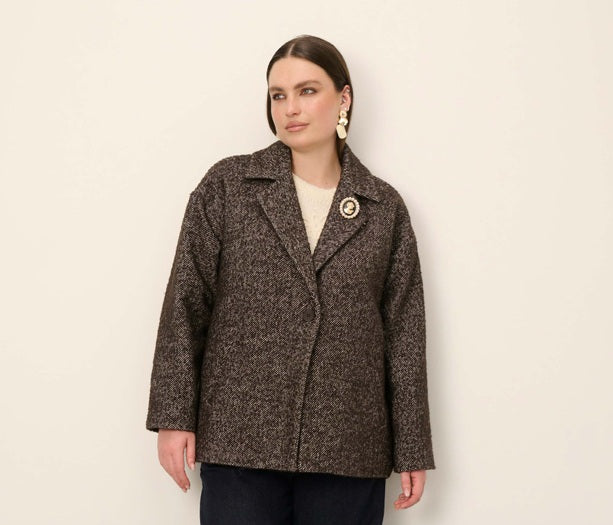 Cappotto a giacca con spilla