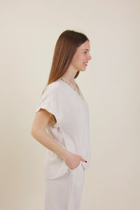 Blusa di lino scollo a V
