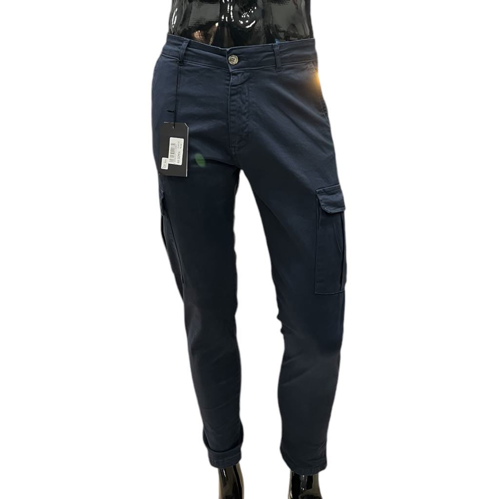 Pantaloni cargo