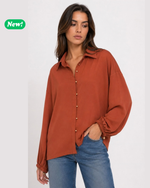Carica l'immagine nel visualizzatore di Gallery, Camicia con maniche ampie
