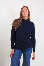 Load image into Gallery viewer, Maglioncino a collo alto
