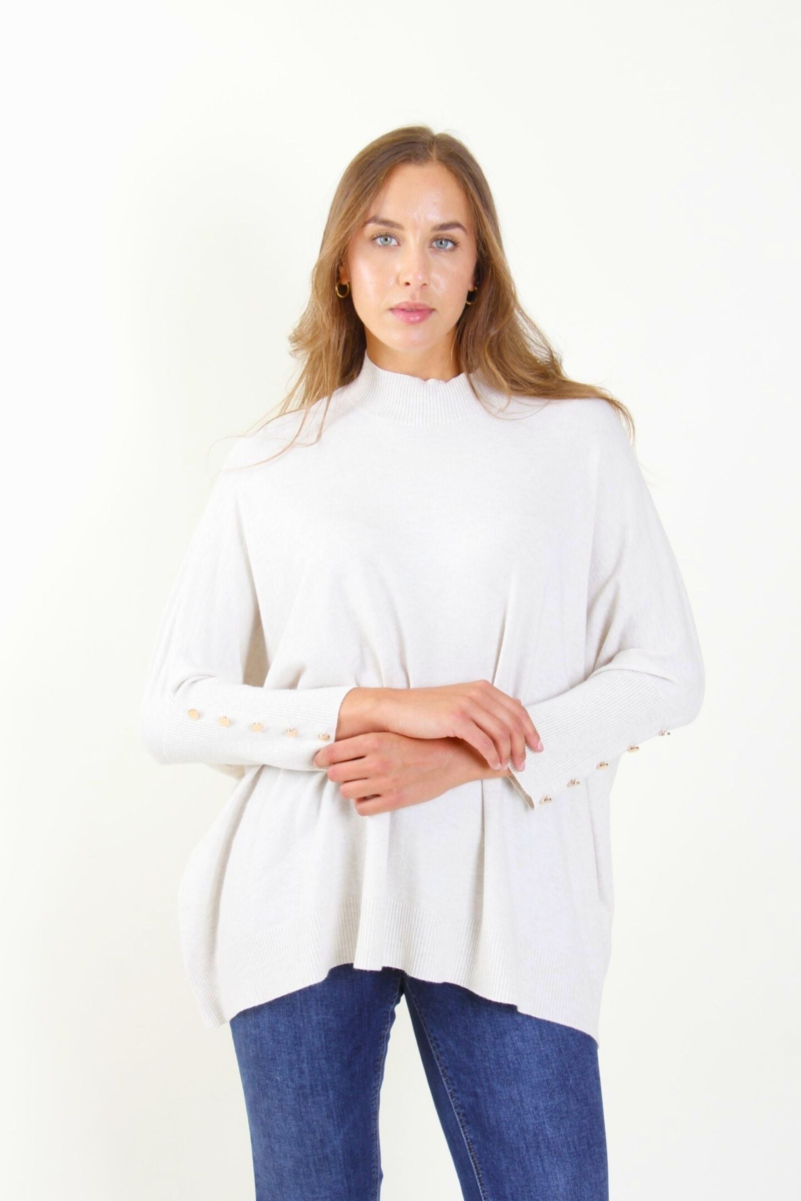 Maglia con bottoni decorativi