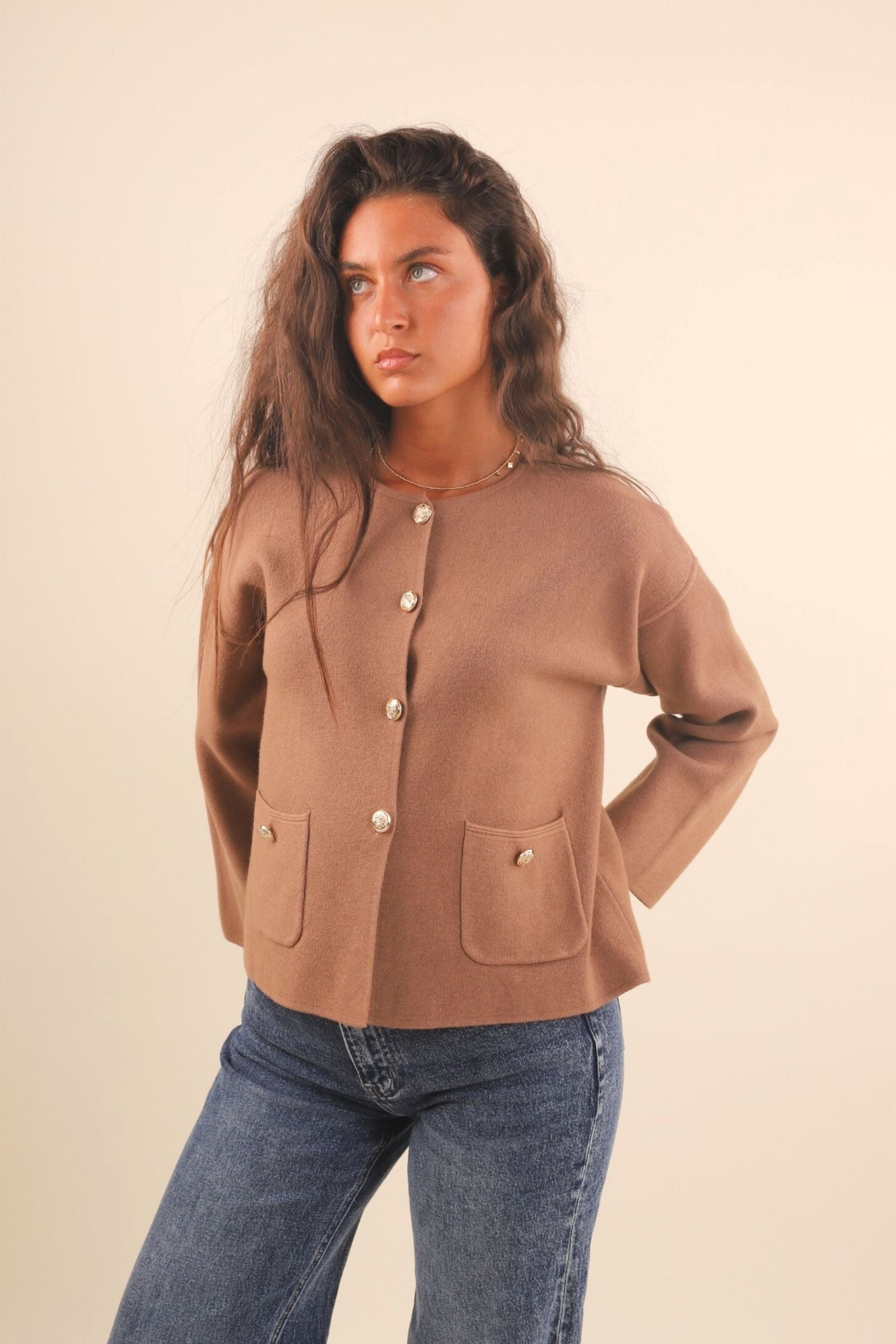 Cardigan con bottoni dorati