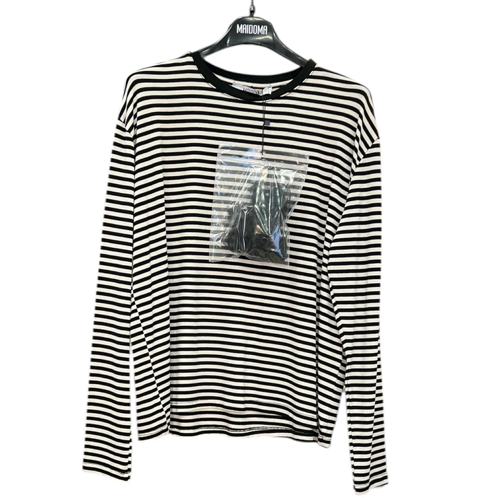 Maglia a maniche lunghe con spilla