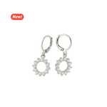 Load image into Gallery viewer, Orecchini con anello di cristalli
