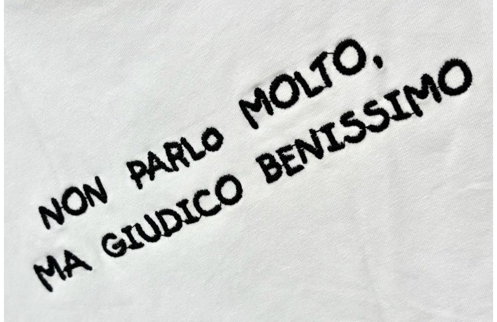 T-Shirt "Non parlo molto ma giudico benissimo"