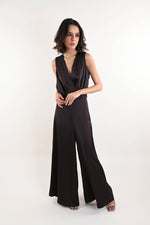 Carica l'immagine nel visualizzatore di Gallery, Tuta con scollo incrociato
