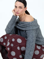 Load image into Gallery viewer, Maglione con scollo Bardot
