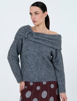 Load image into Gallery viewer, Maglione con scollo Bardot
