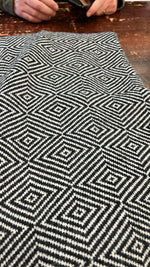 Load image into Gallery viewer, Sciarpone rombi
