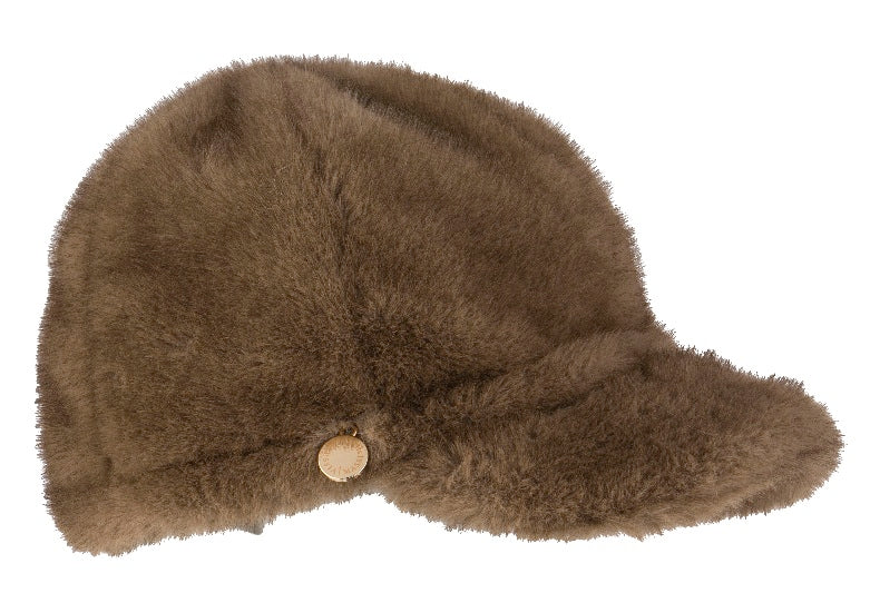 Cappello con visiera in ecopelliccia