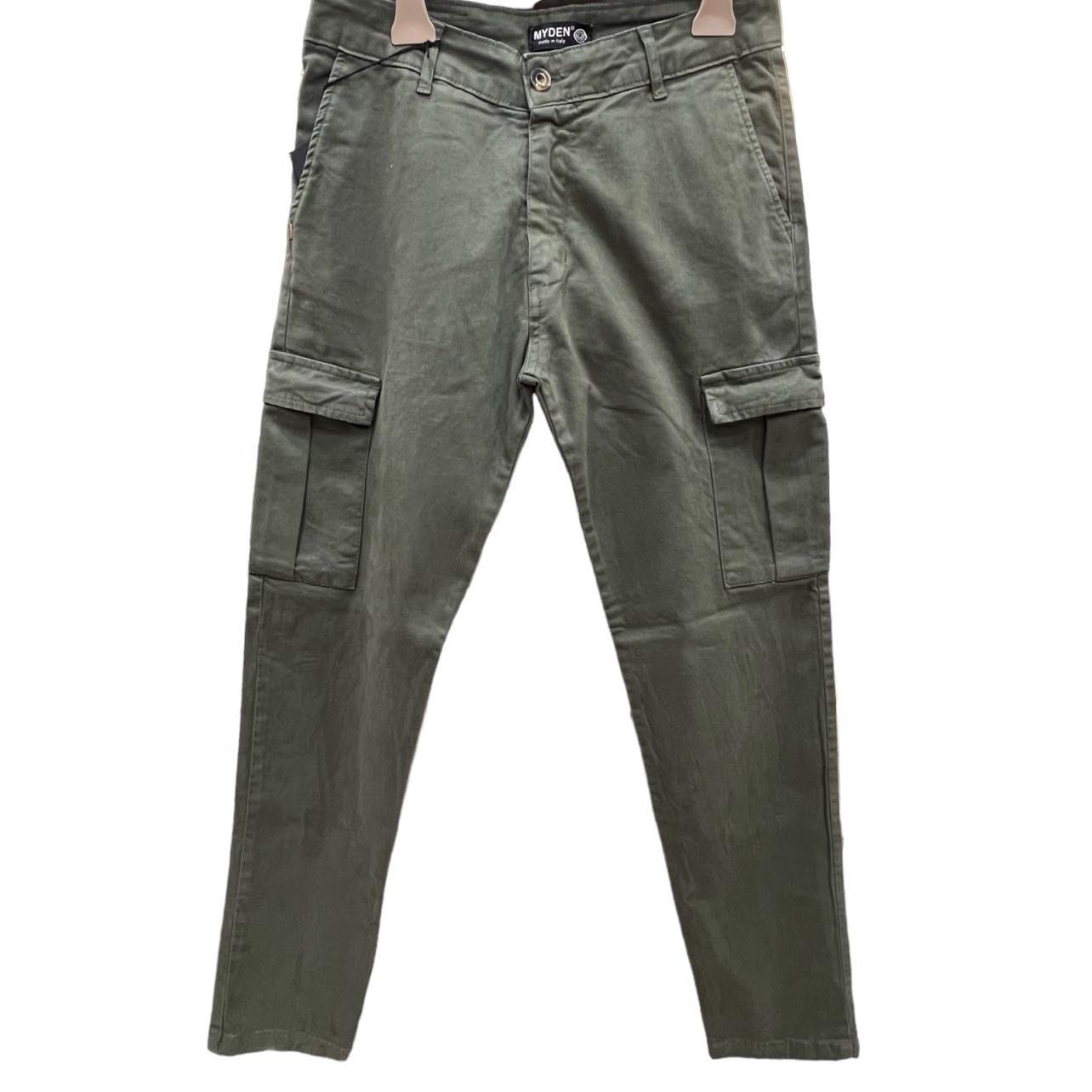 Pantaloni cargo