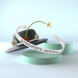 Bracciale rigido “Praticamente perfetta”
